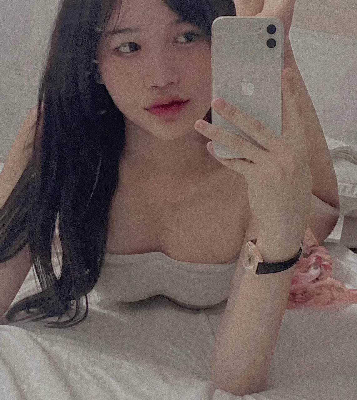 Hai em cấp dưới vú đẹp luôn muốn xxx với tôi